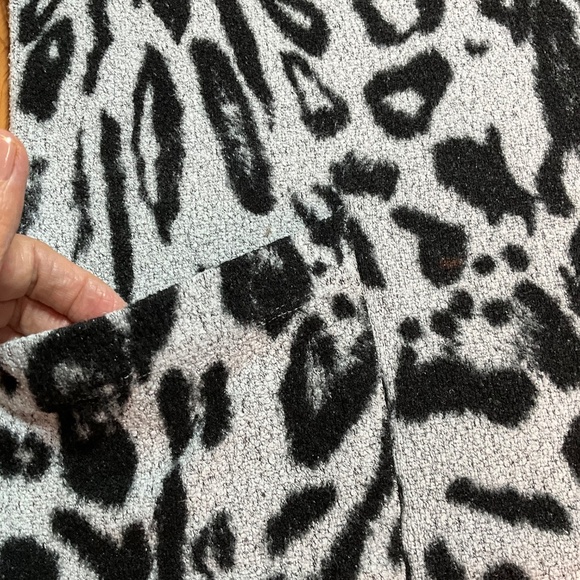 DANTELLE Animal Print Short Sleeve Lightweight Sweater Front Pockets Sz L - Picture 8 of 9